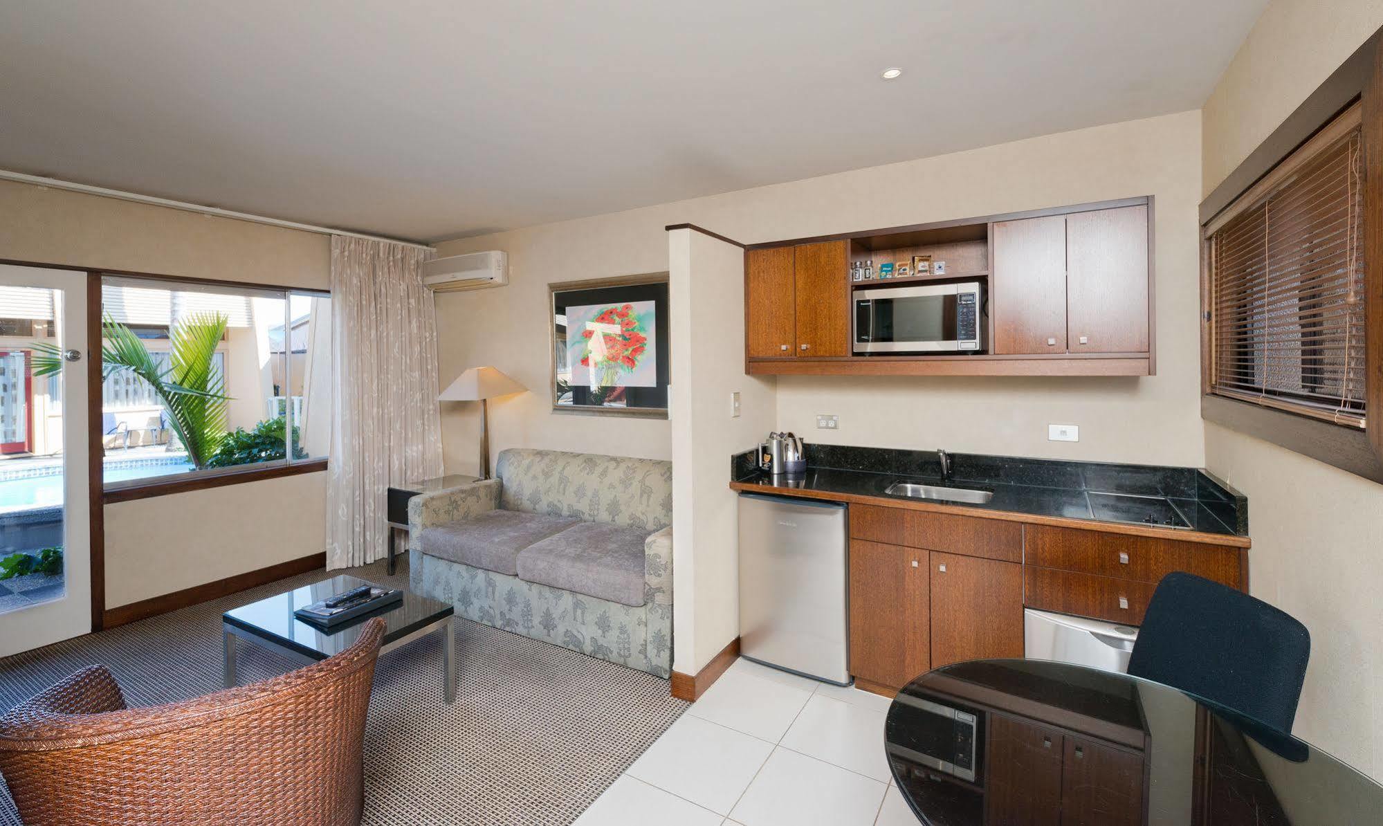 Oasis Beach Motel Taupo Exterior photo